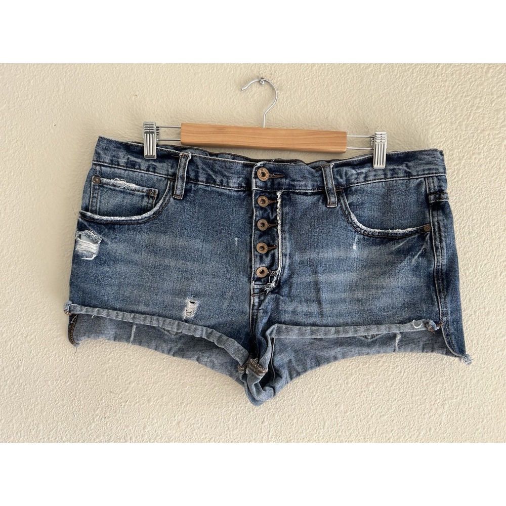 Free People Runaway Shorts Denim Button Fly Size 31W Distressed Vacation